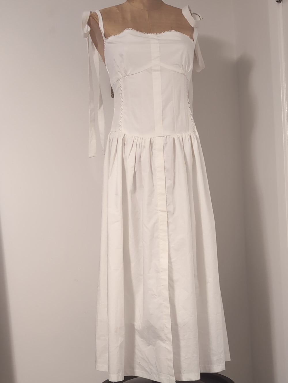 Jolie Loft White Dress